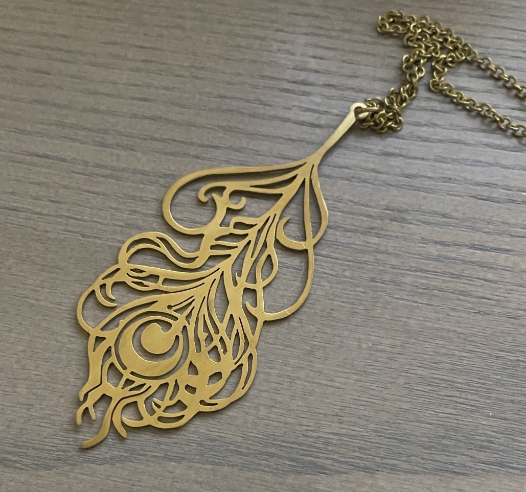 Monserat De Lucca Vintage Brass Gold Intricate Peacock Feather Necklace NWT