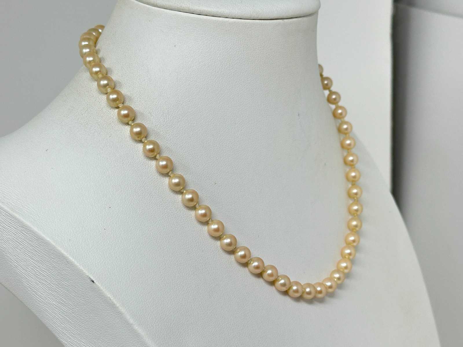 Vintage 6mm Blonde Faux Pearl Beaded 16″ Necklace Gold Tone Clasp
