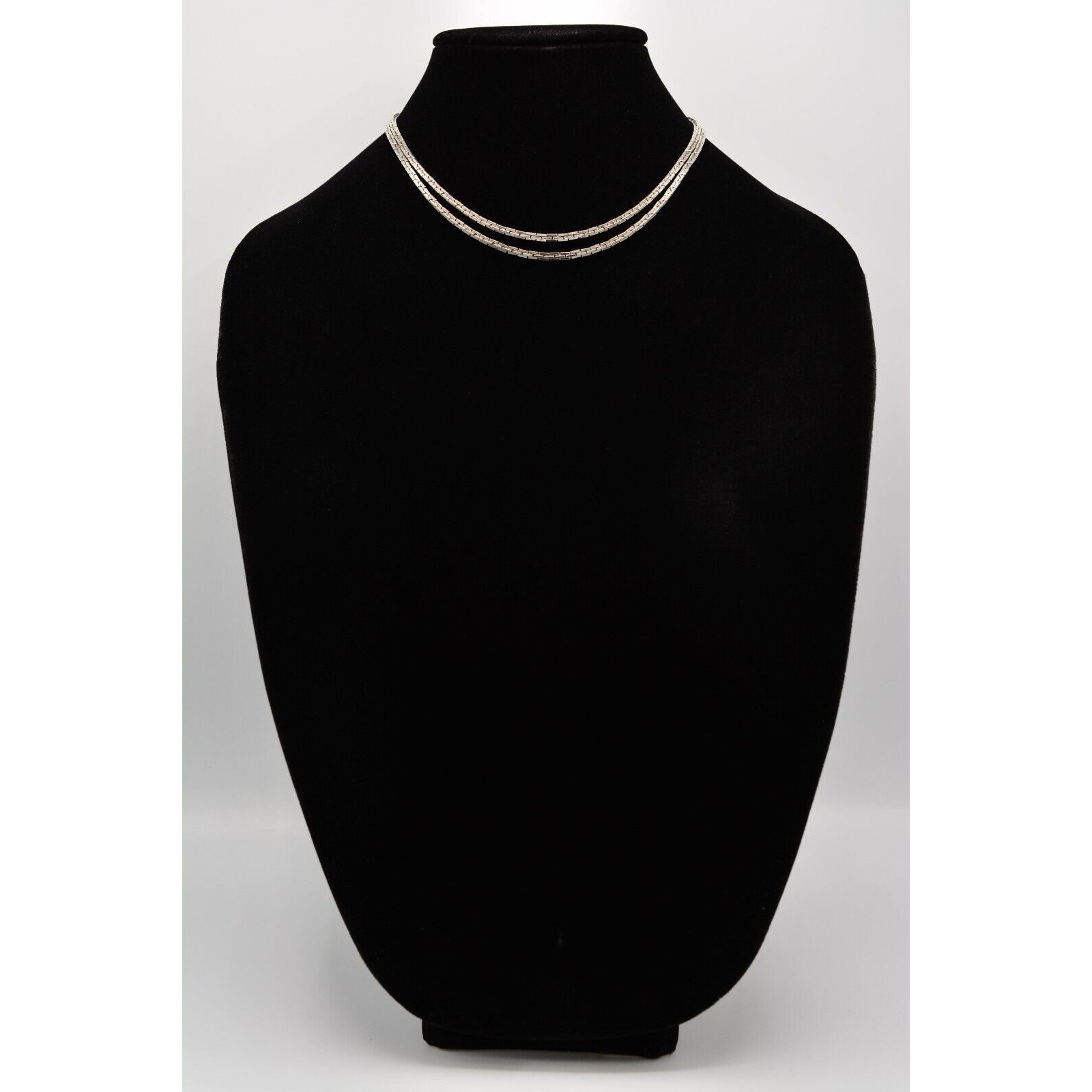 Vintage Chain Necklace Collar Boxed Double Layered Silver Tone Shiny 1980s 9J