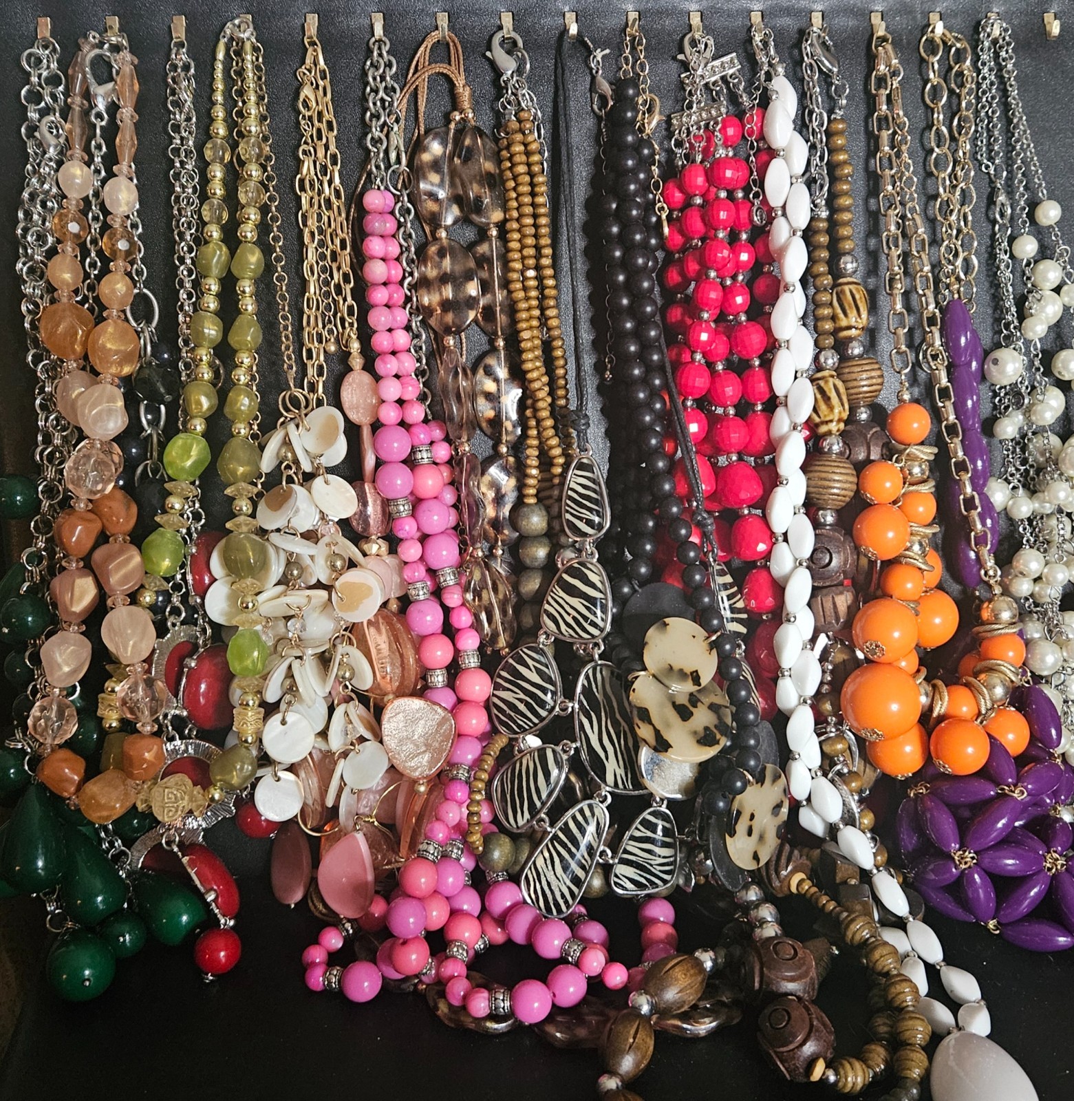 ​1lb Vintage to Modern Costume Jewelry Lot Estate Mix Wearable Pieces Mystery