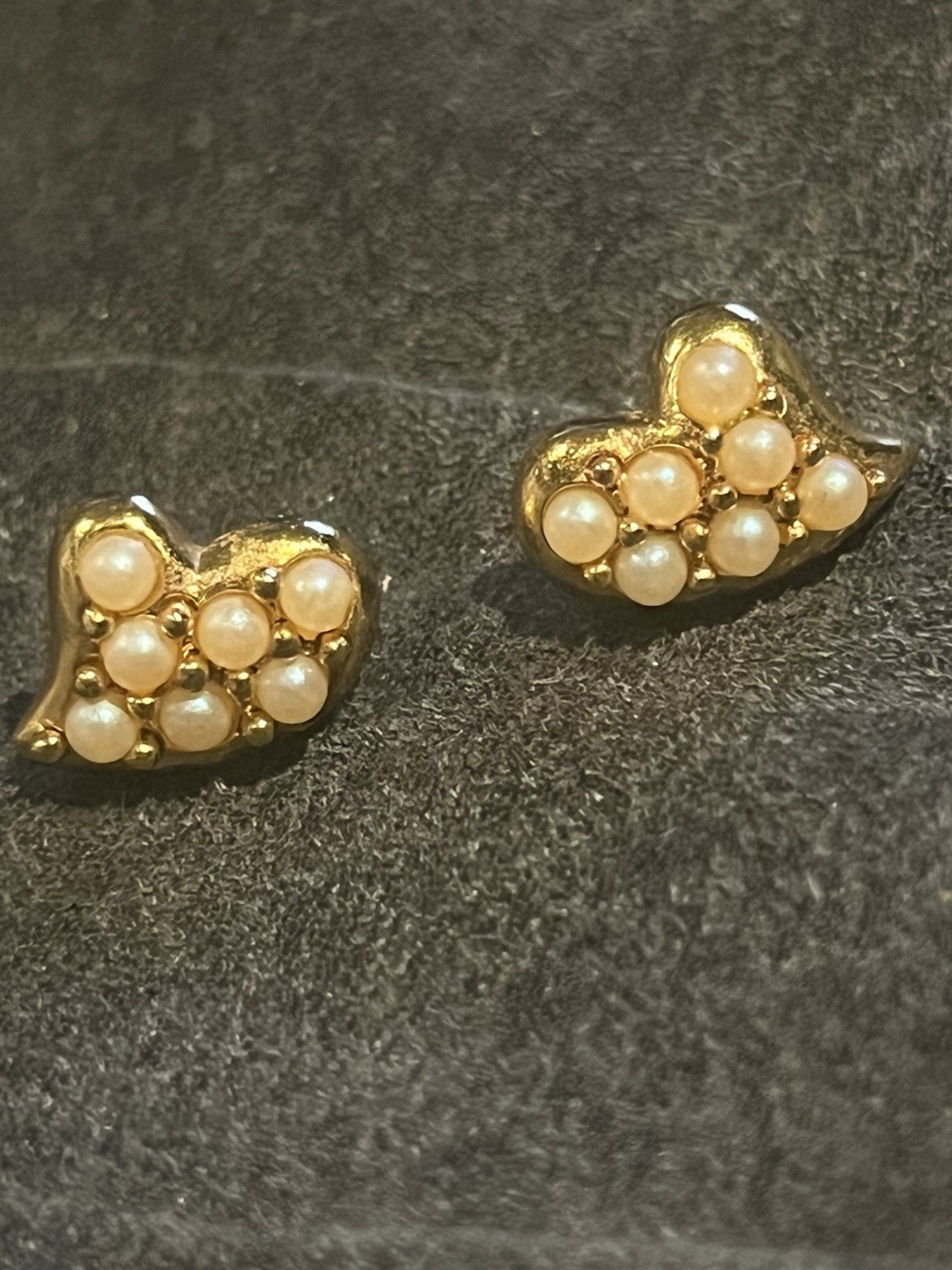 New Old Stock VTG Avon Gold Tone Pearly Heart Pierced Earrings Surg. Steel Posts