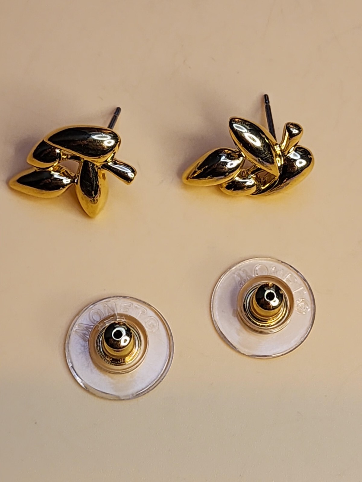 44 Yr Old Designer MONET Signed Leaf Earrings Gold Tone Classy Vtg FREE $HIPPING