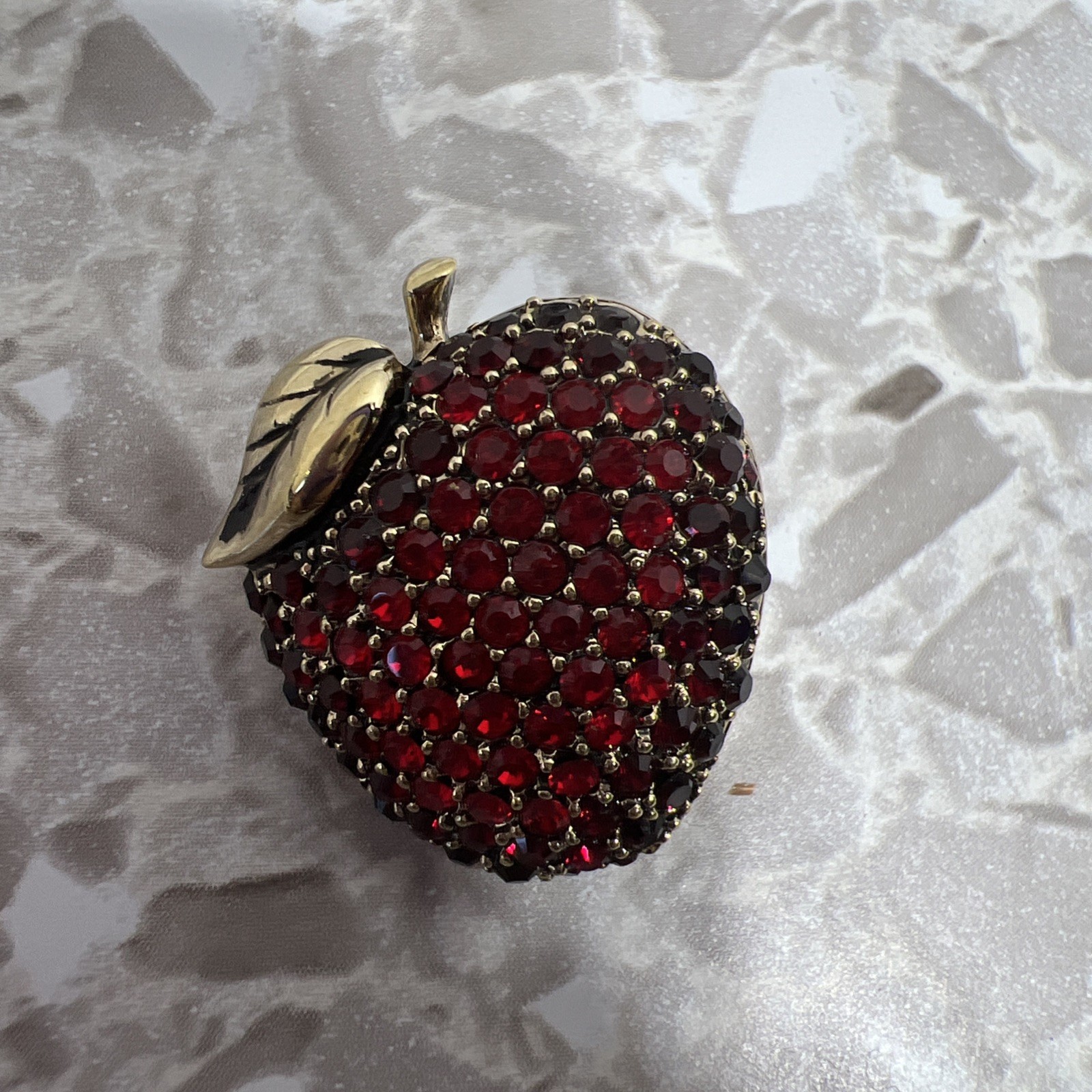 VINTAGE MONET STRAWBERRY RED RHINESTONS PIN BROOCH.
