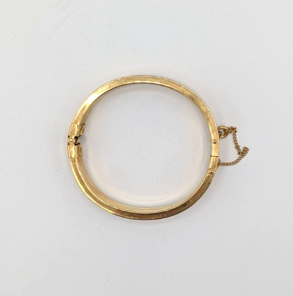 Vintage Etched Hinged Bangle Bracelet Flowers Gold Tone MCM Safety Chain 7.25″