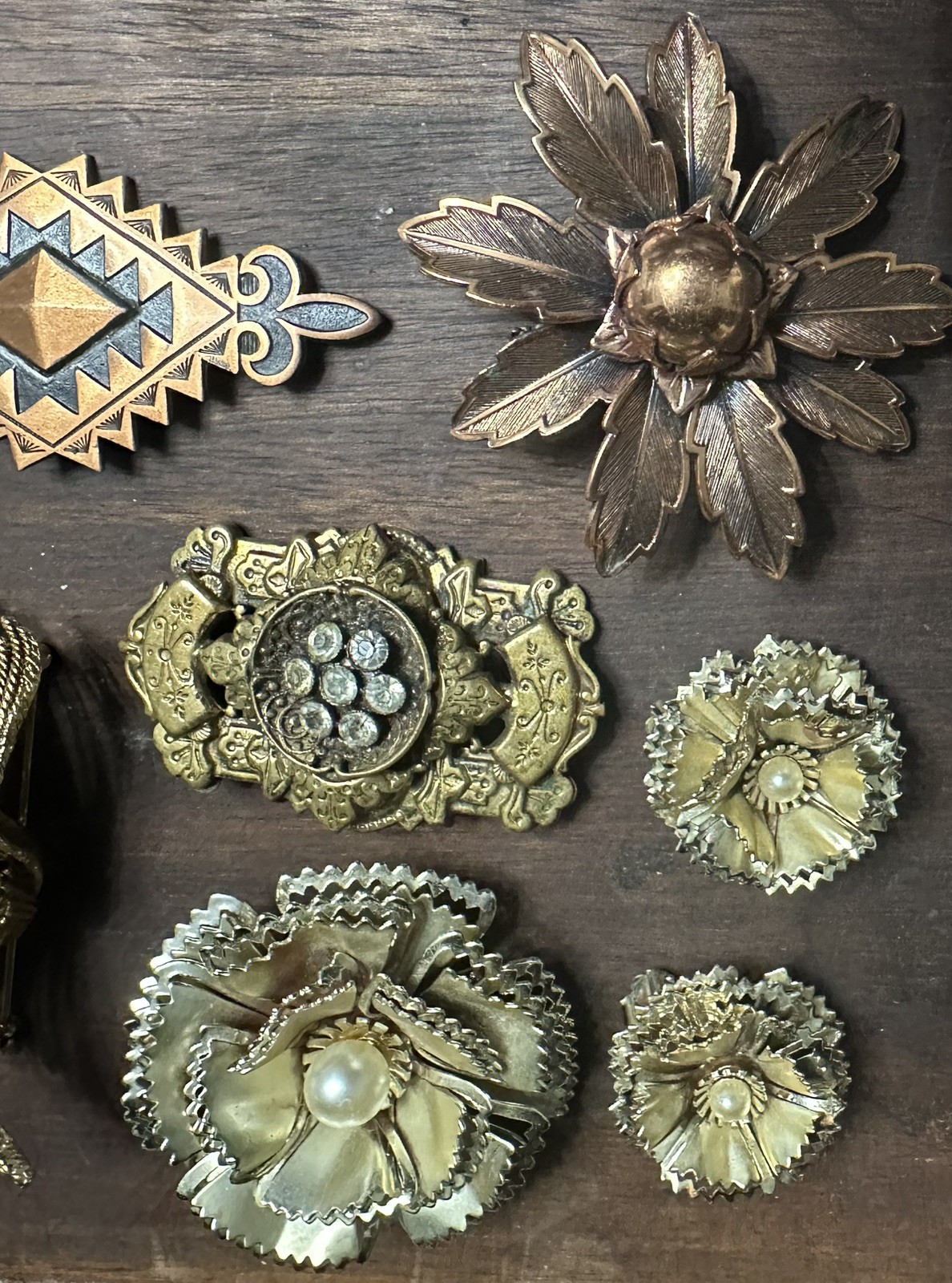 Vtg Mixed Metals Stones 7 Brooches & Pins Lot – Set Of Earrings 9 Piece Lot