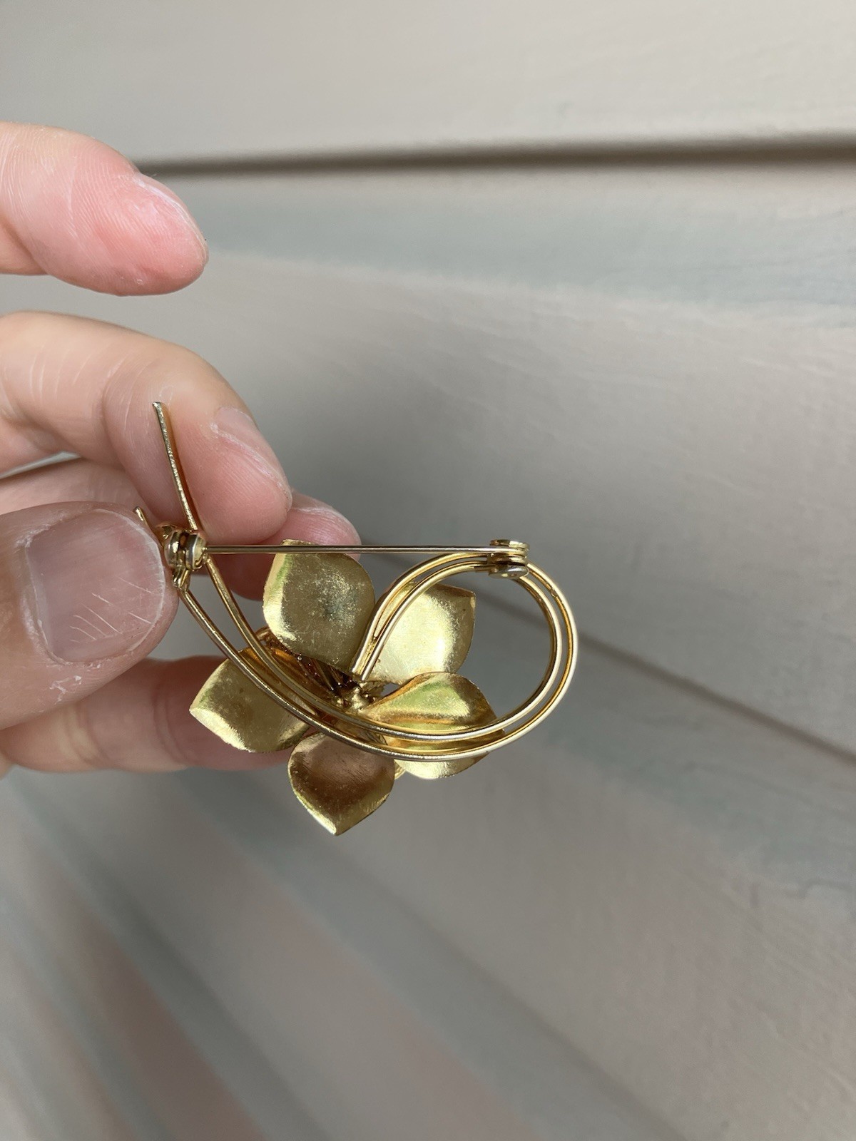 Unused Vintage Natural Stone Brooch Flower Motif gold tone