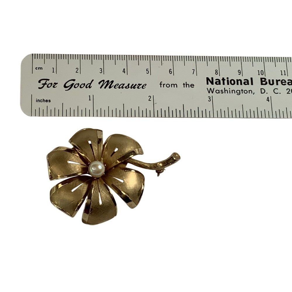 Vintage Gold Tone Flower Brooch with Faux Pearl Accent Women’s Pin