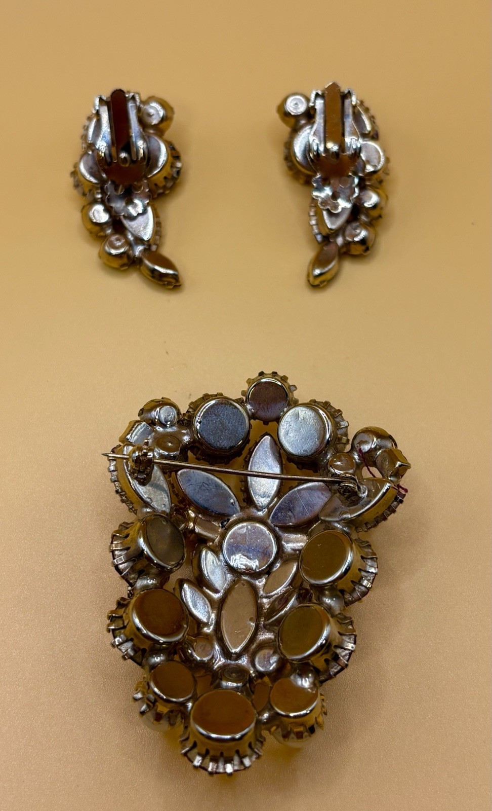 Vintage Mid Century Purple Rhinestone Pearl Brooch Clip Earrings Parure Set
