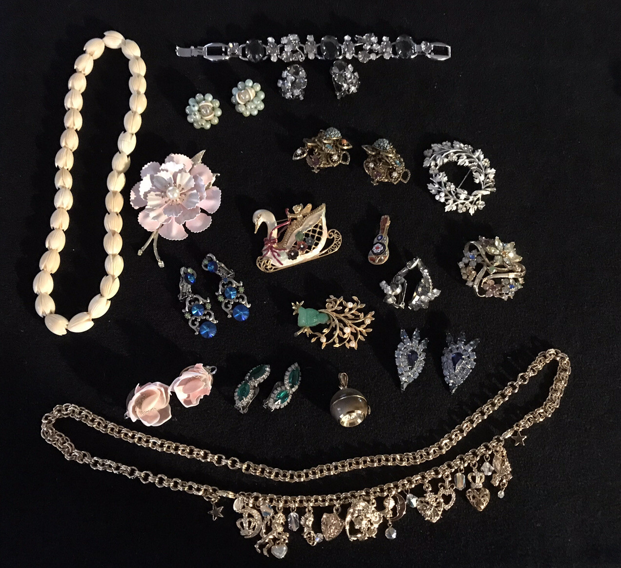LOT ESTATE JEWELRY – CORO – KIRKS FOLLY – ART – KRAMER – CARAVELLE – MAZER