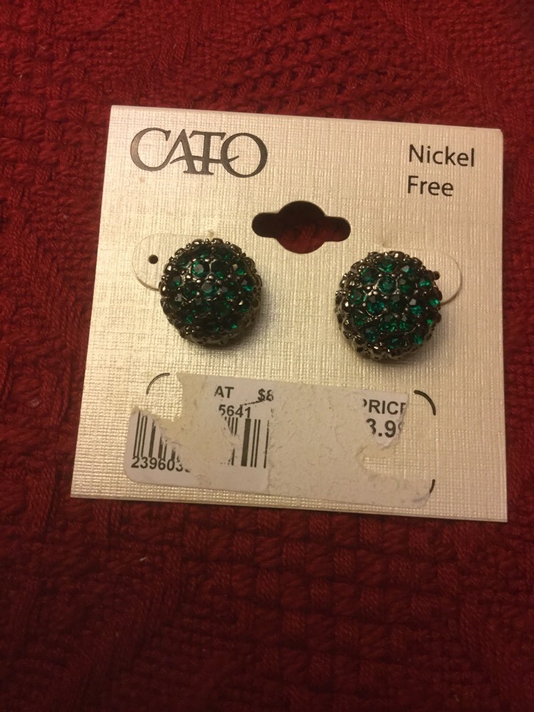 NWT CATO SILVER TONE Green Emeral Rhinestone Post Nickel Free