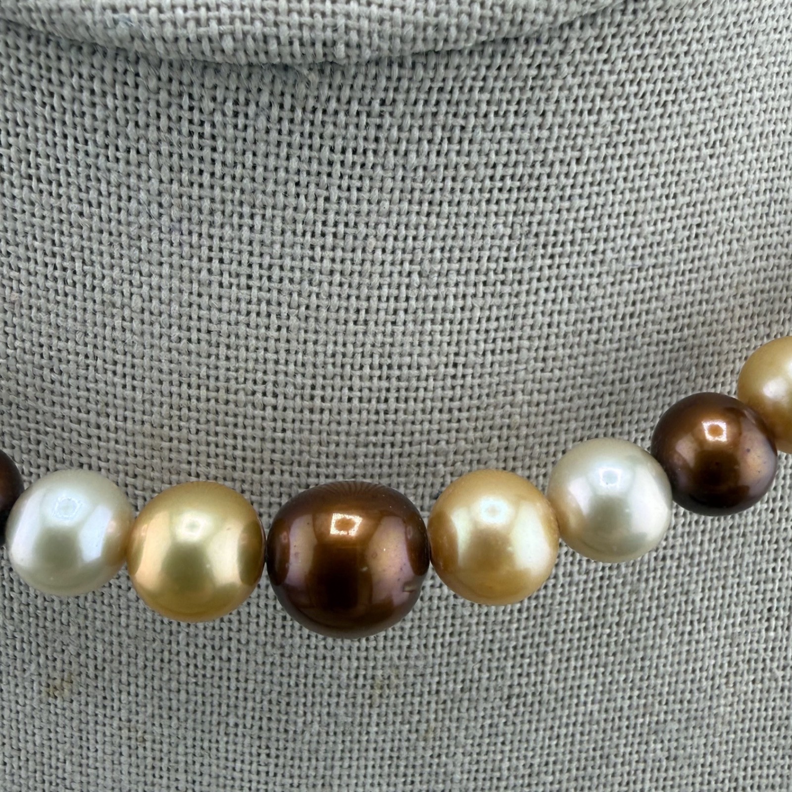 Vintage World Wide Imports VVV Necklace Pearl Wrap 14”
