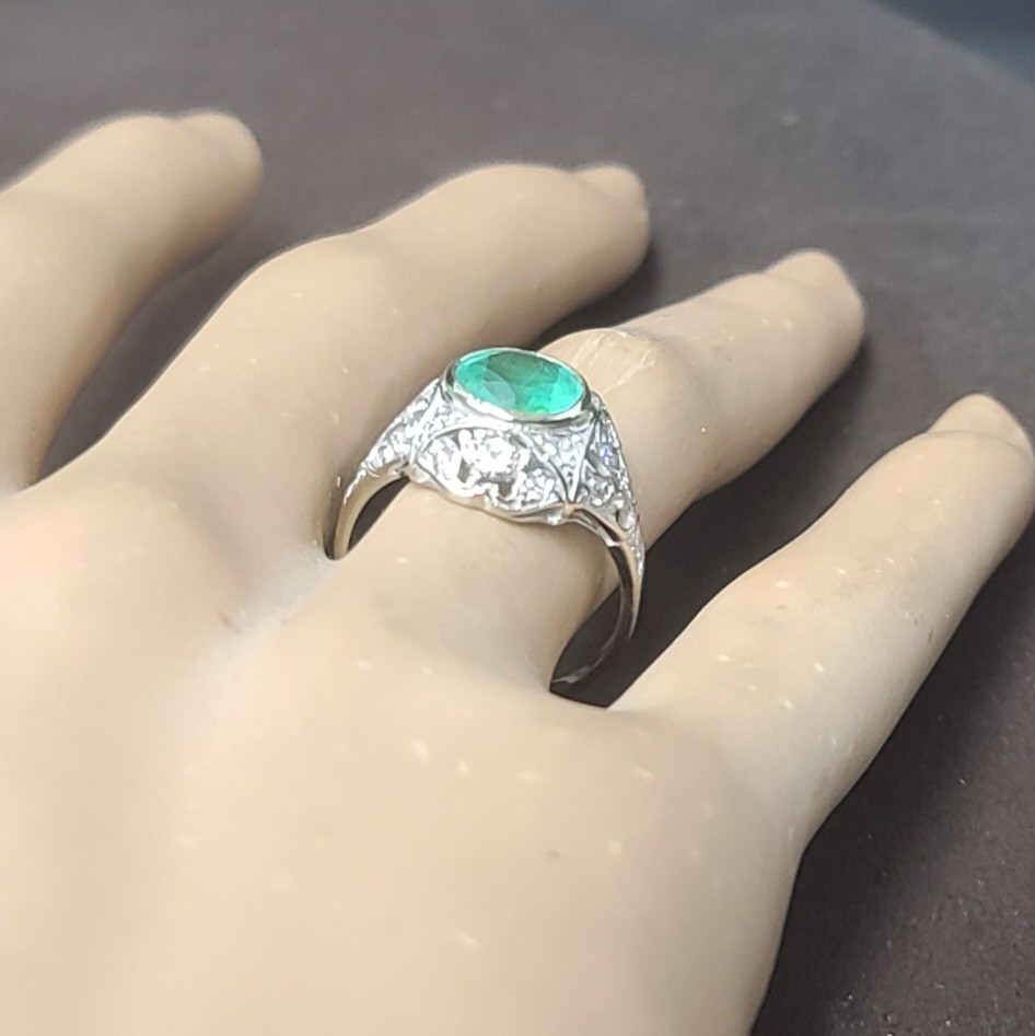 Vintage 14k White Gold Engagement Ring 1.35CT. Natural Round Colombian Emerald
