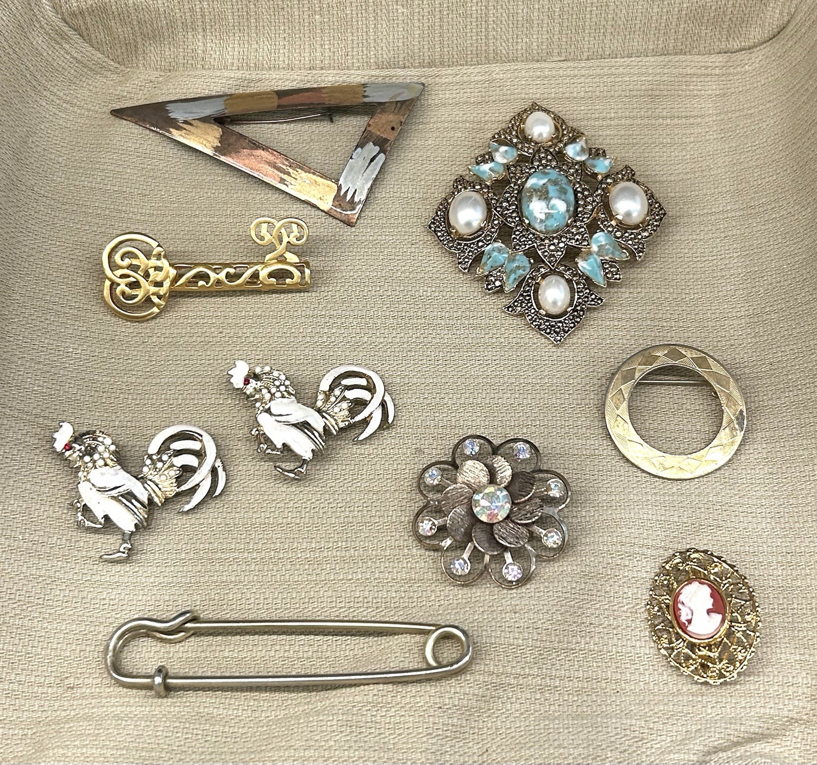 Lot of 9 Assorted Vintage Brooches