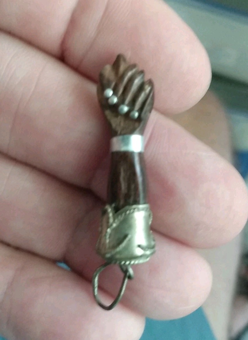 Vintage MANO FIGA FIST CHARM VINTAGE DARK WOOD / FILIGREE METAL WORK