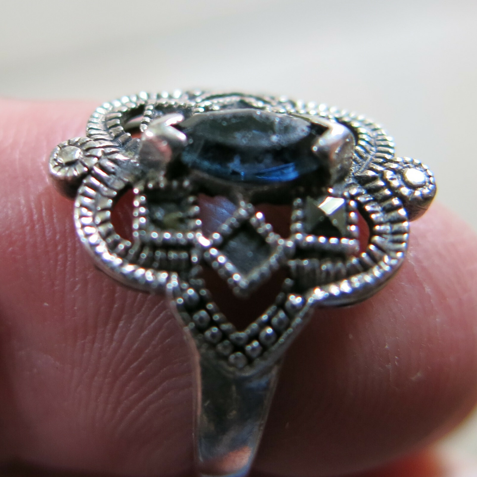 Sterling Silver Ring Blue CZ & Marcasite 2.7g Size 7 [6075]