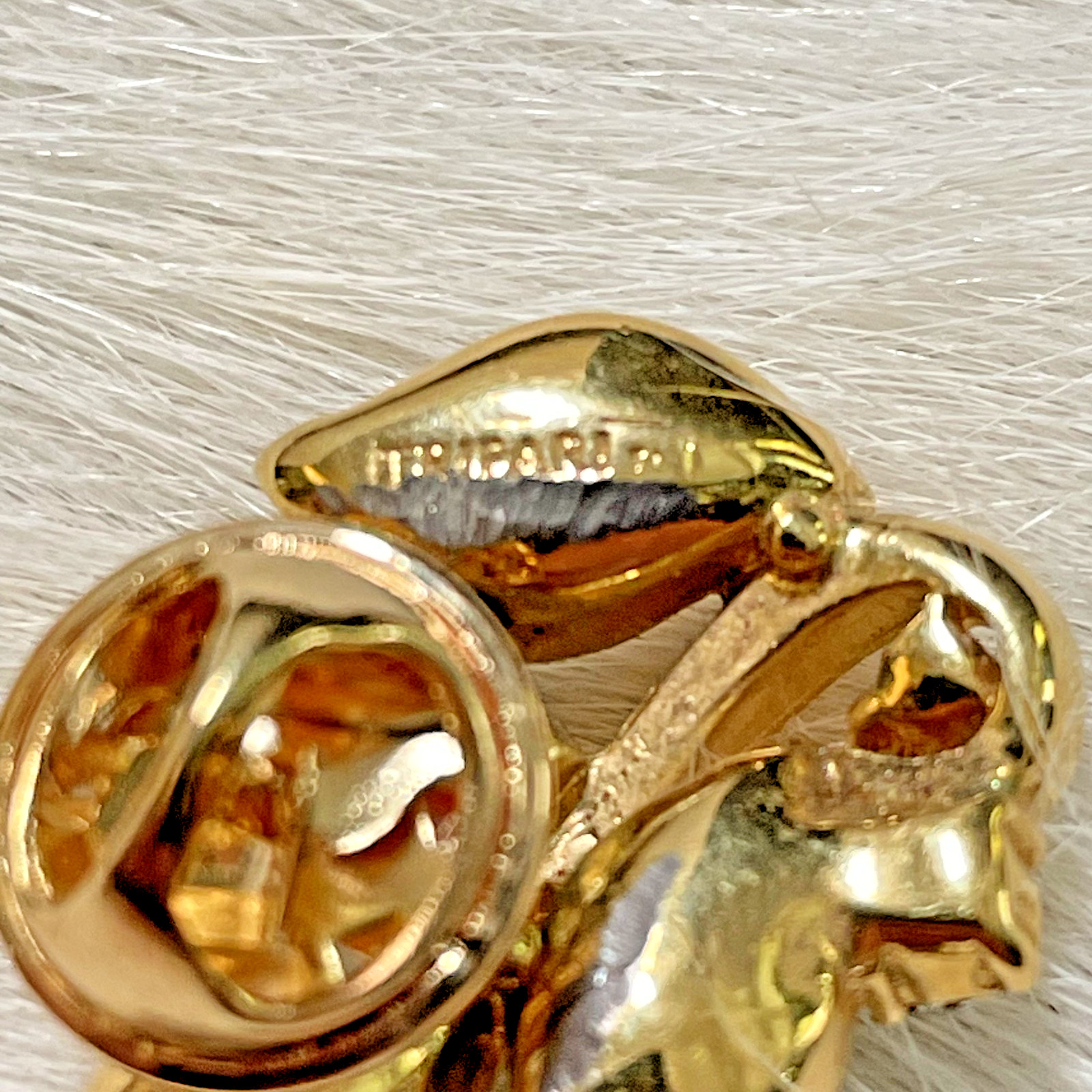 Vintage Trifari Unique Gold Tone Leaf Design Large Crystal Rhinestone Pin 70s