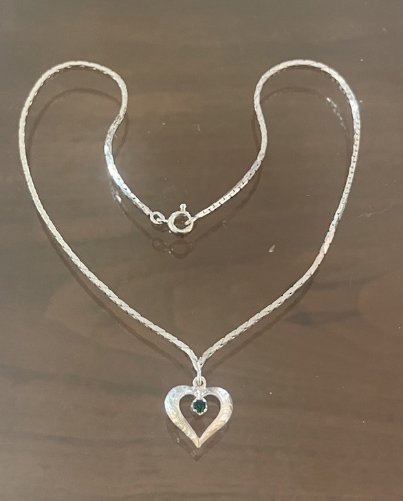 835 Dutch Silver Cobra Link Chain w Attached Heart Pendant Emerald Green Stone