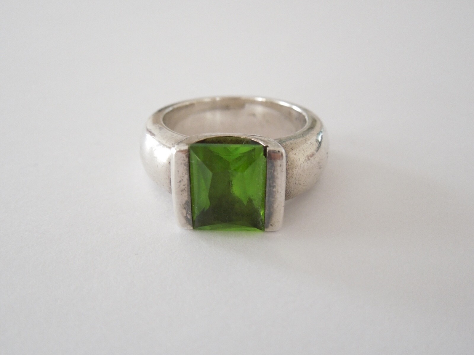 Green Stone Silver Ring Mark Unreadable 14.3 g Size 56