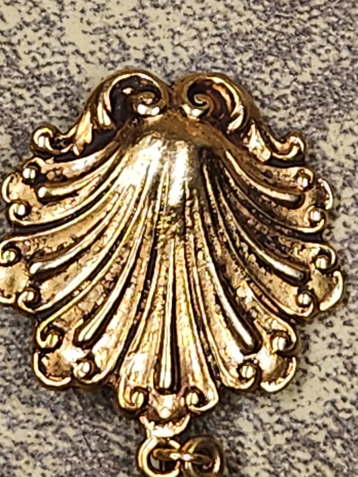 VTG Yves Saint Laurent Gold Tone Scalloped Seashell & Charm Lapel Hat Stick Pin
