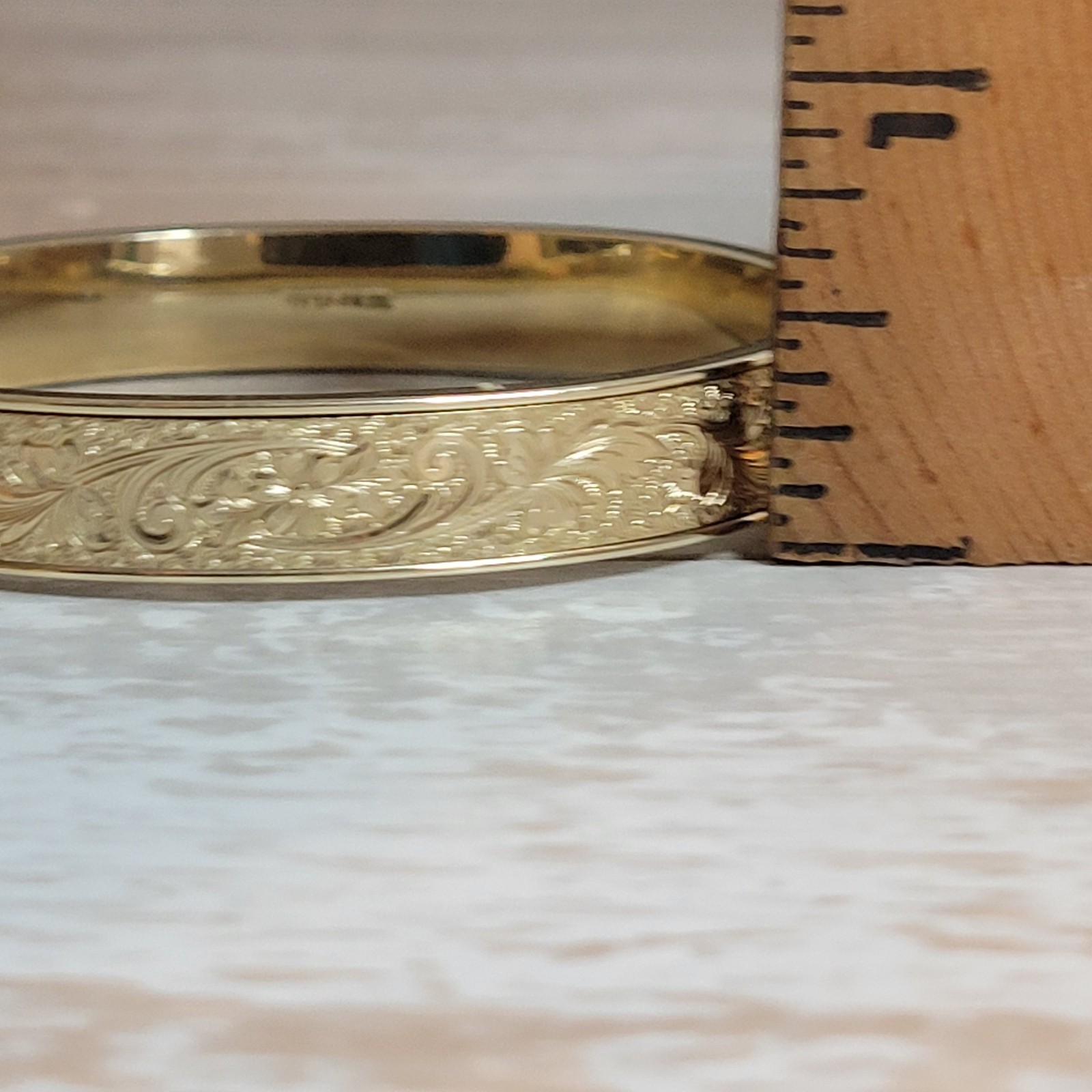 Mid Century Victorian Style 1/20 12K Gold Filled Hinged Bangle Bracelet EMCO