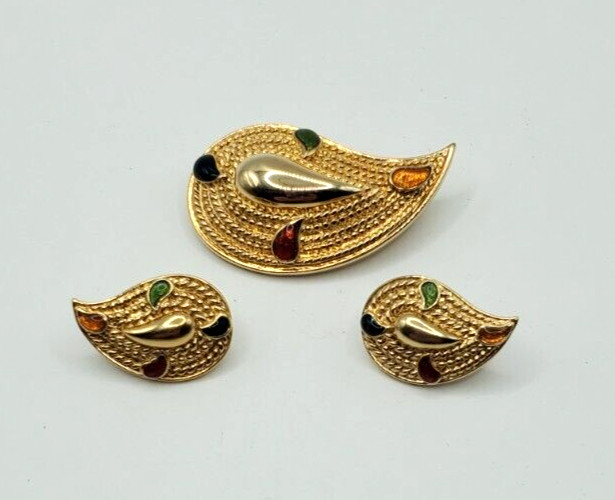 Avon Golden Textured Raindrop Brooch w/Plastic Accents & Earrings
