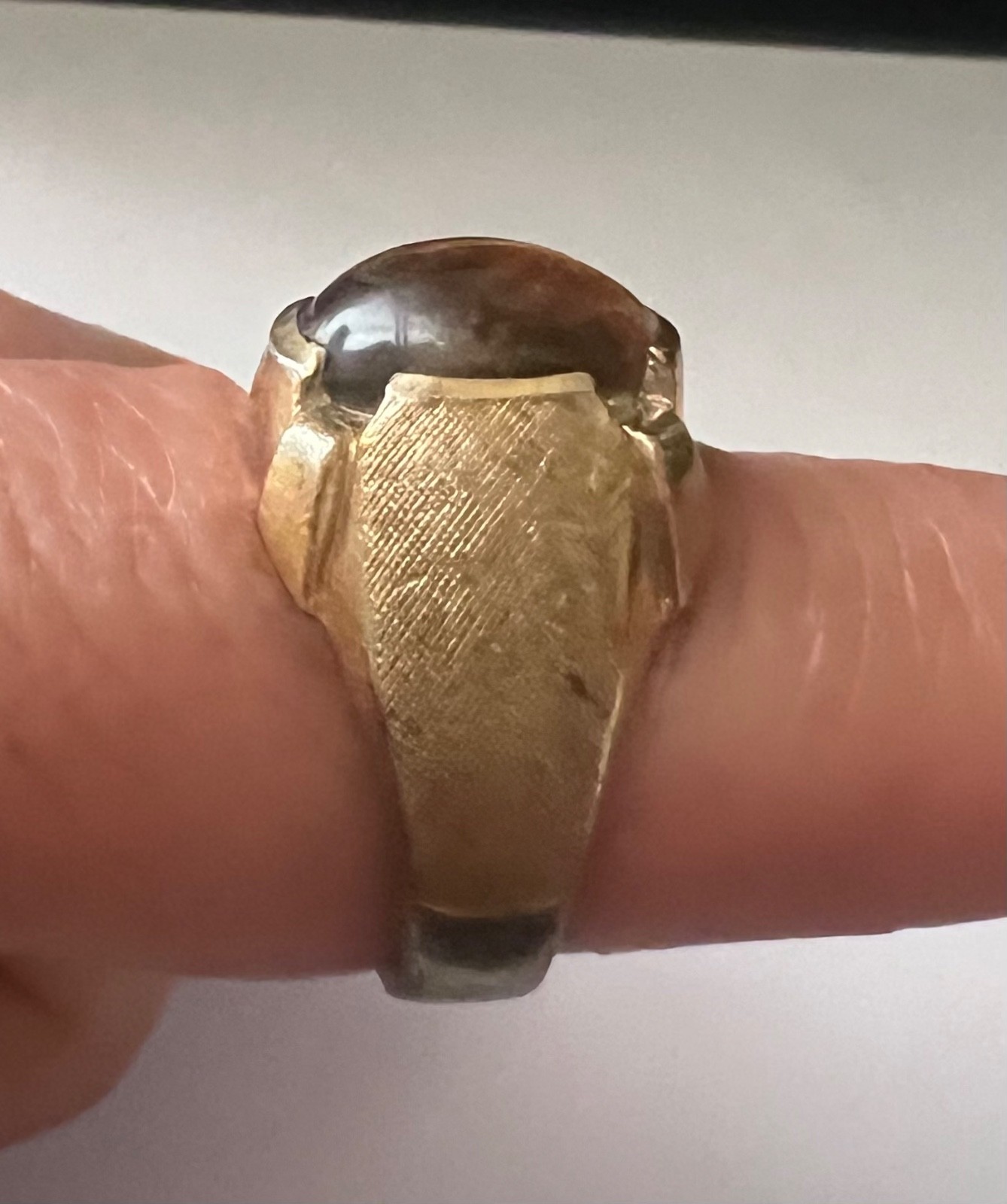 Vintage Mens Size 9 Tiger Eye Ring Gold Plated Maker Mark Gold Tone