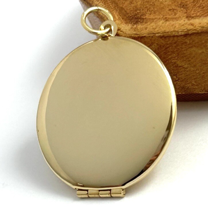 Vintage Locket Pendant Gold Tone Metal Jewelry Round Locket Charm