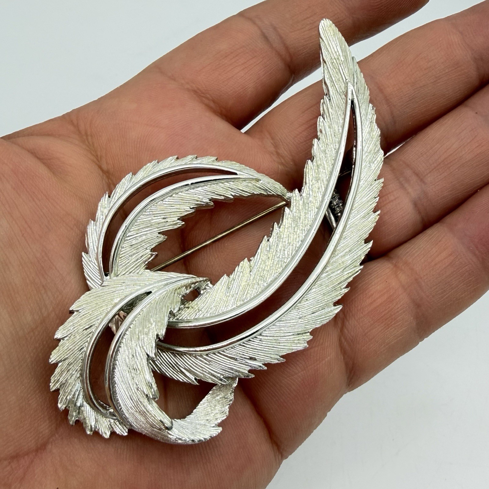 Vintage Sarah Coventry Leaf Brooch Large Textured Silver Tone