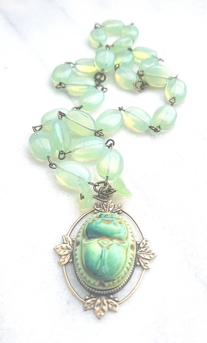 VINTAGE NEIGER EGYPTIAN SCARAB PENDANT OPALITE BEAD URANIUM FLOWER NECKLACE SET