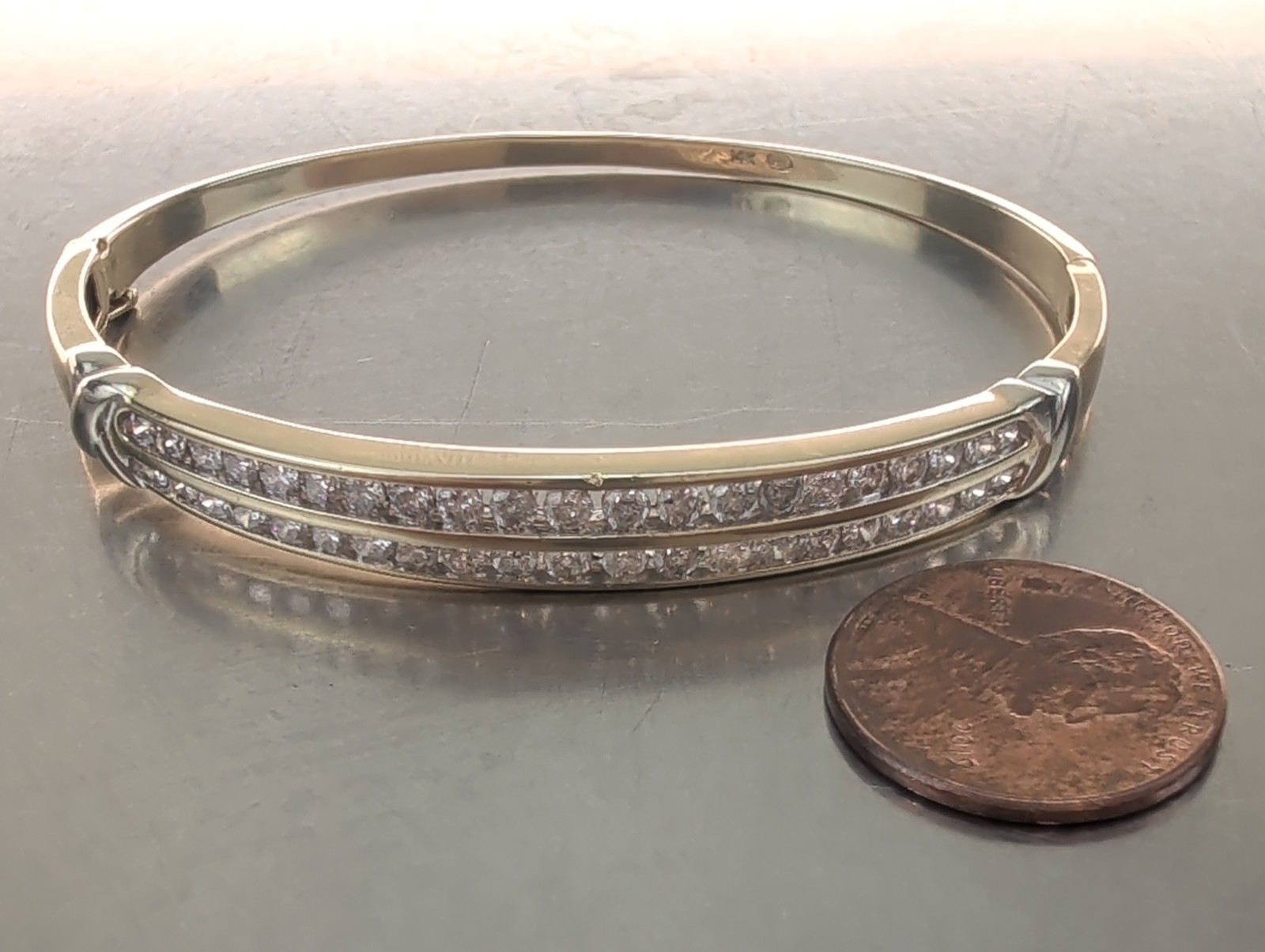 14K Gold Bangle Hinged Safety Clasp 42 Graduated Diamonds VTG, 14.83 grams