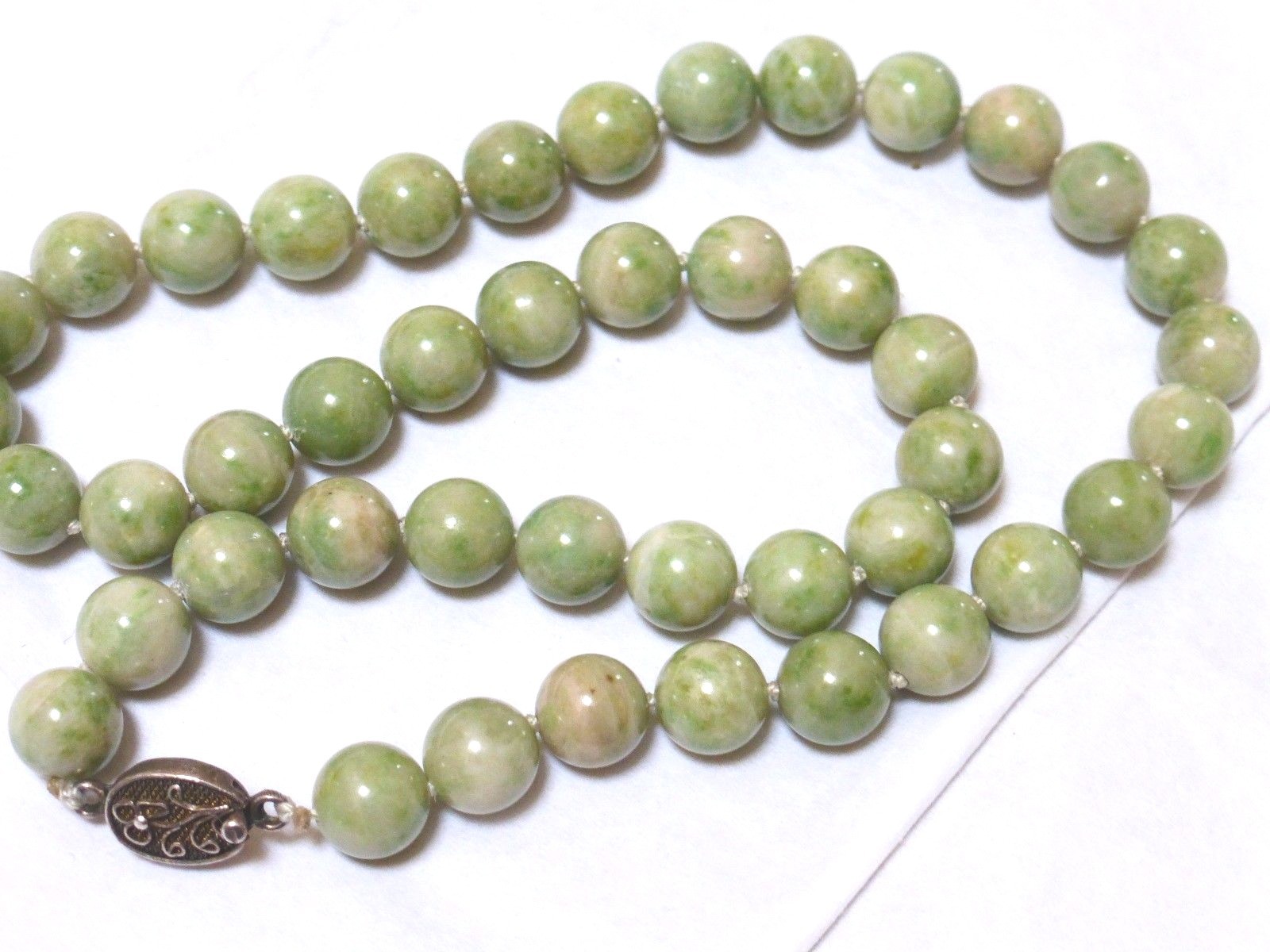 CHINESE VINTAGE Apple GREEN JADE 10mm BEAD NECKLACE, SILVER CLASP, 84 grams