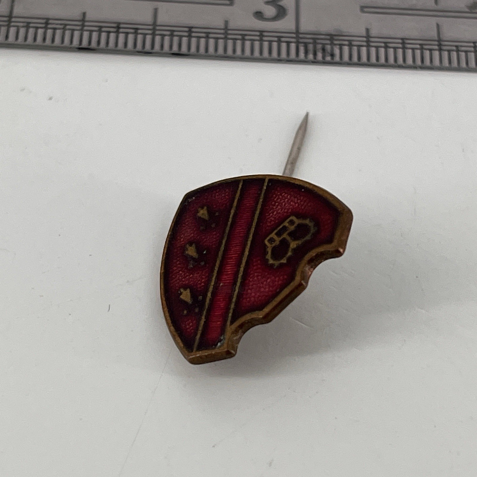 Vtg Military Lapel Pin Enamel Crest & Arrow Heads?