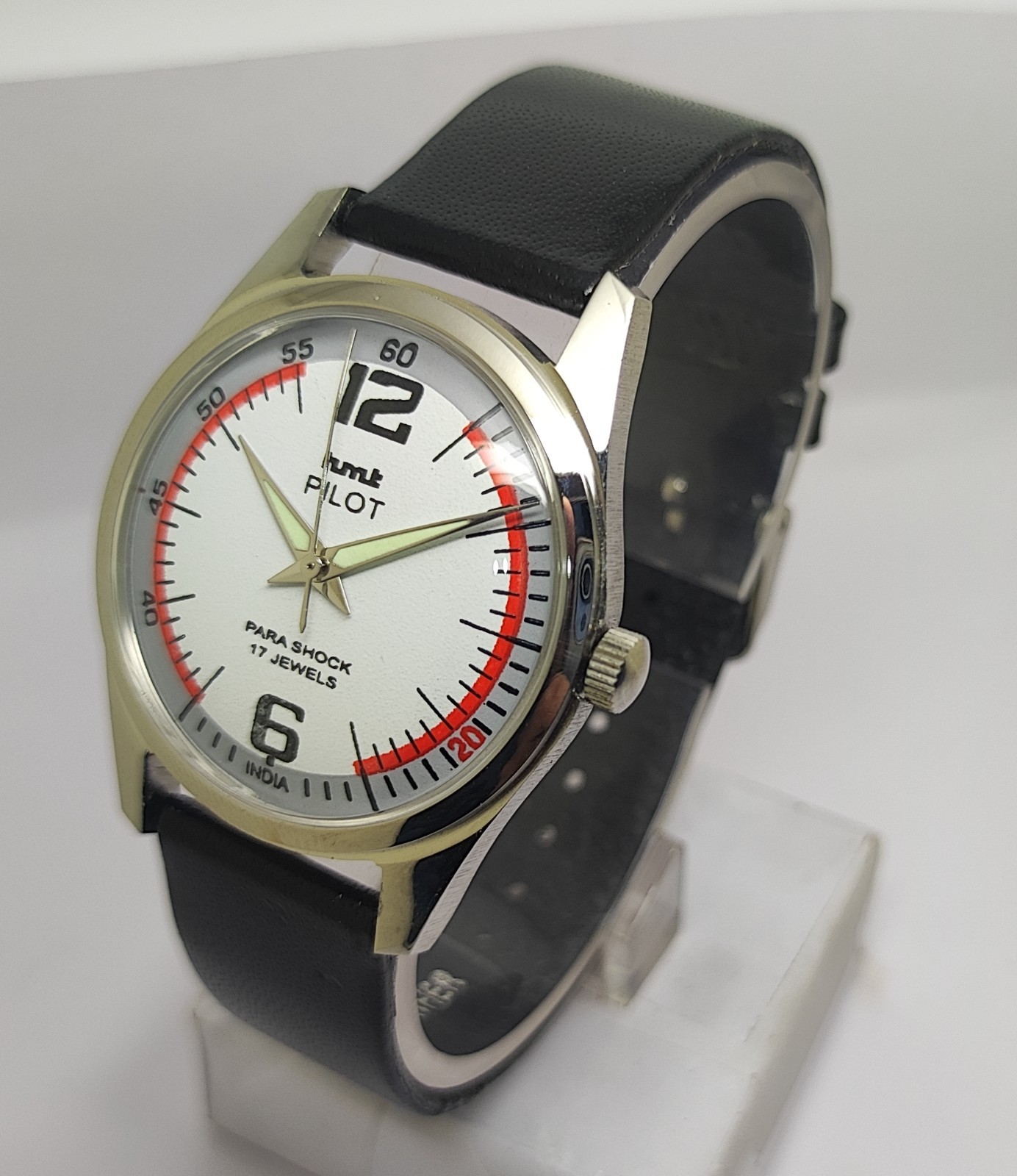 Vintage Hmt Pilot White Dial 17 Jewels Para Shock Mechanical hand winding Watch