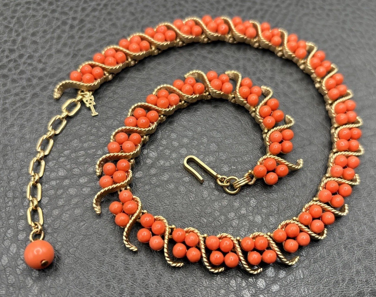 Vintage Trifari Samara C.1964 Gold Tone Faux Coral Bead Choker Necklace EXC!!