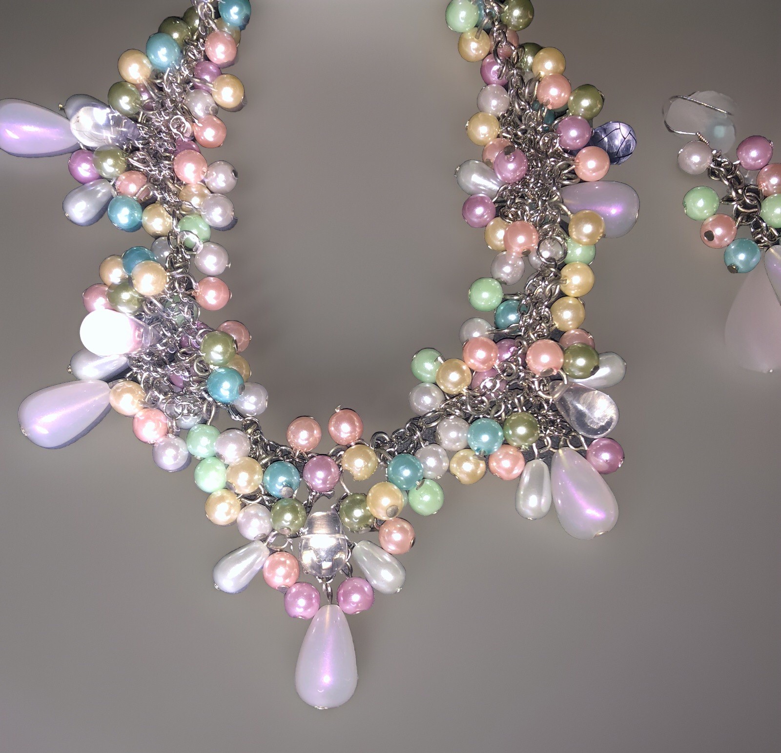 Unusual VTG Faux Pearl Pink Blue Pastels Runway Festoon Necklace And Earrings