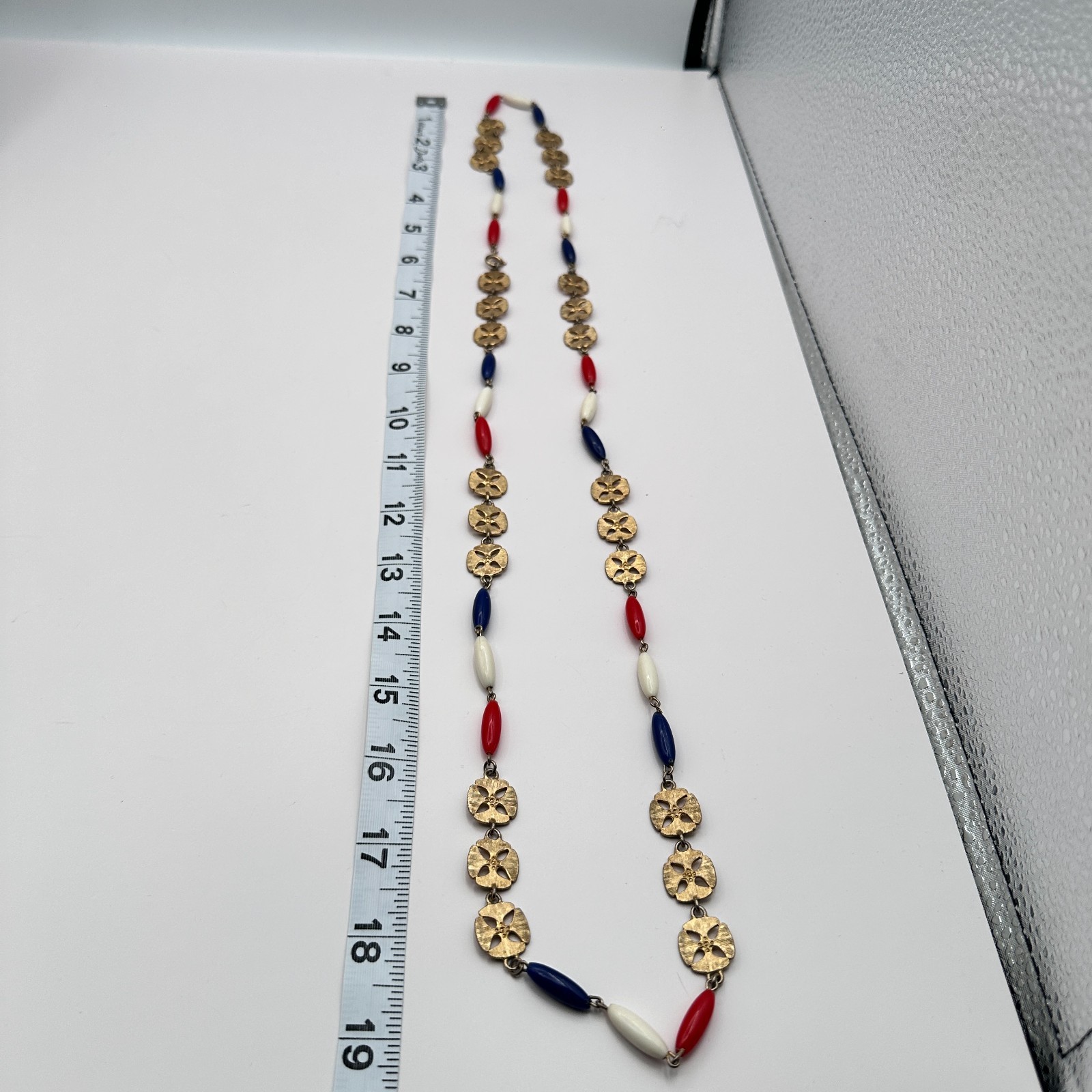 Vintage 80s Patriotic Red White Blue Beaded Gold Tone Necklace Classic Jewelry