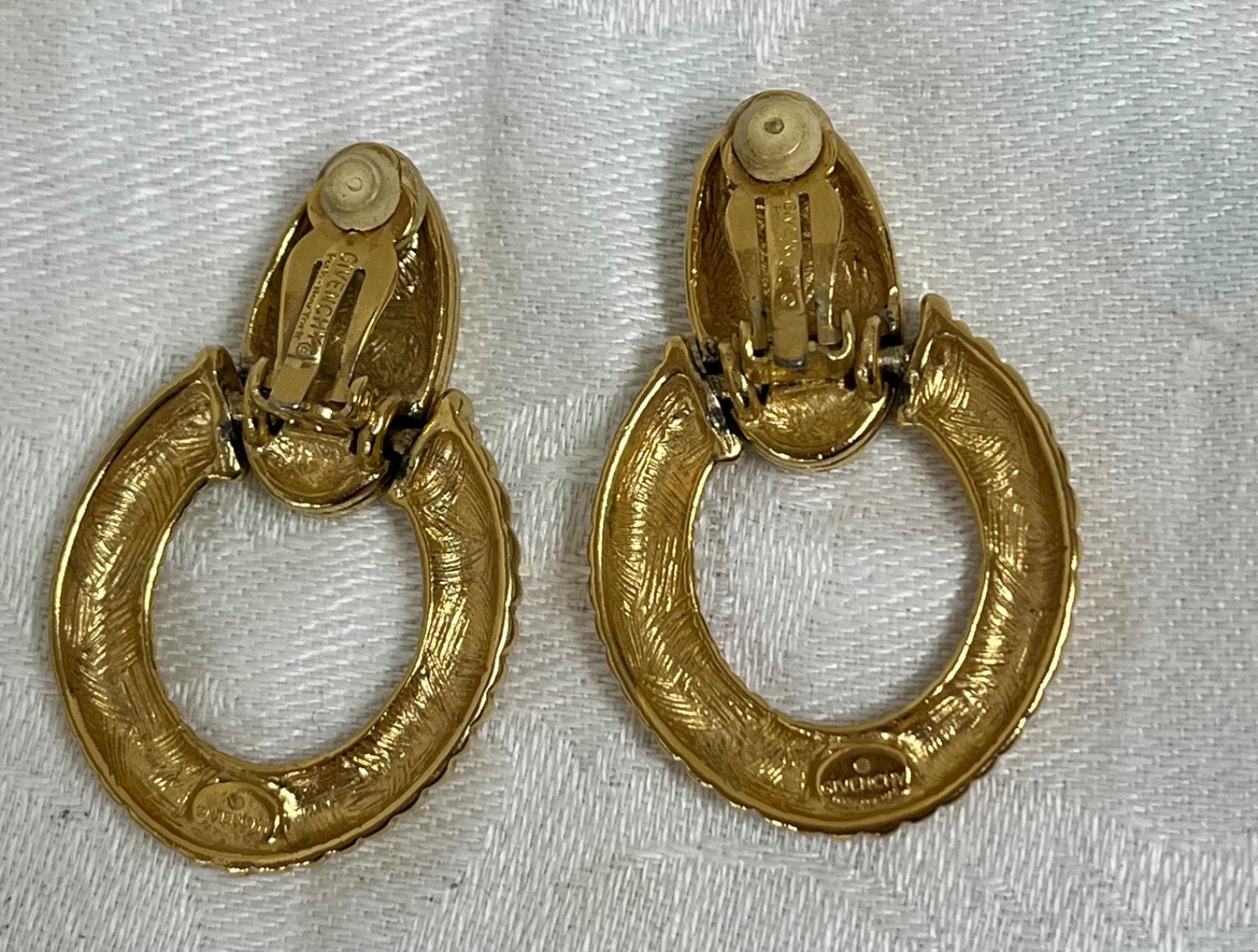Vintage Givenchy LOGO Door Knocker Earrings Gold Plated Ribbed Clip 80s