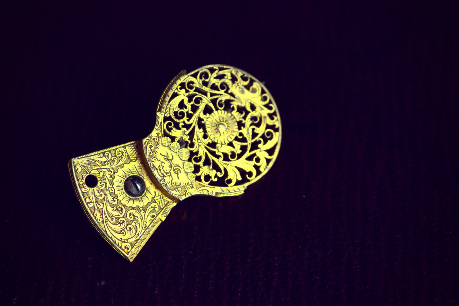 UNUSUAL ANTIQUE GEORGIAN ENGLISH GILDED WATCH COCK BROOCH FACES c1770
