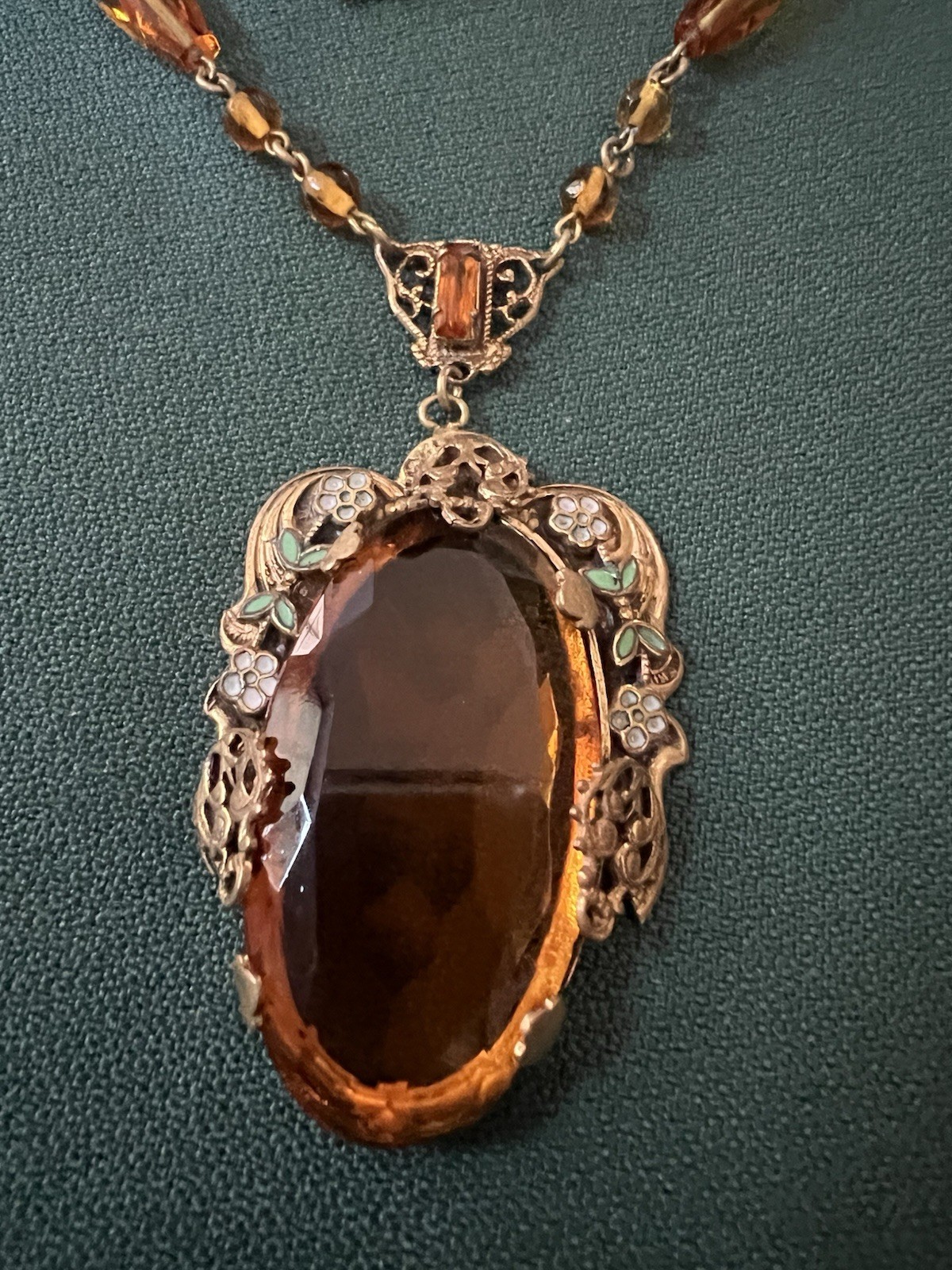 CZECH STUNNING VTG COGNAC COLOR FACETED BRASS FILIGREE ENAMELED PENDANT NECKLACE