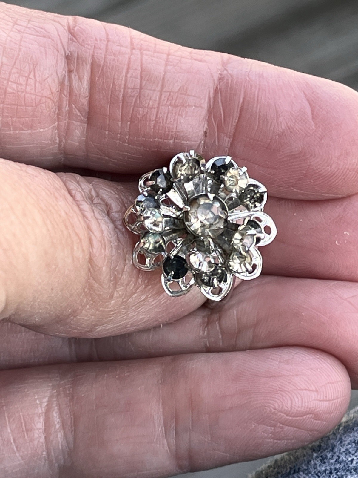 Vintage Sarah Coventry Ring Tiered Flower Clear & Dark Grey Rhinestones Silver