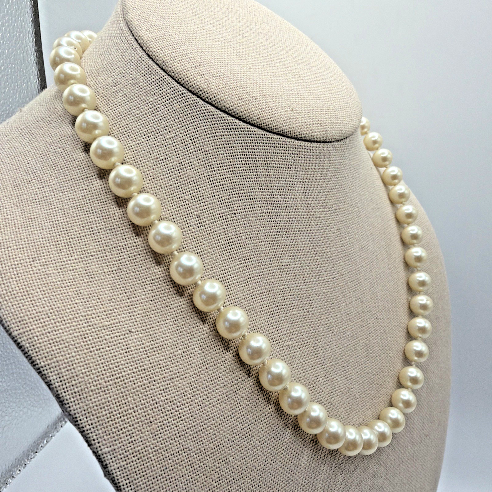 Vintage Faux Pearl Hand-knotted Necklace