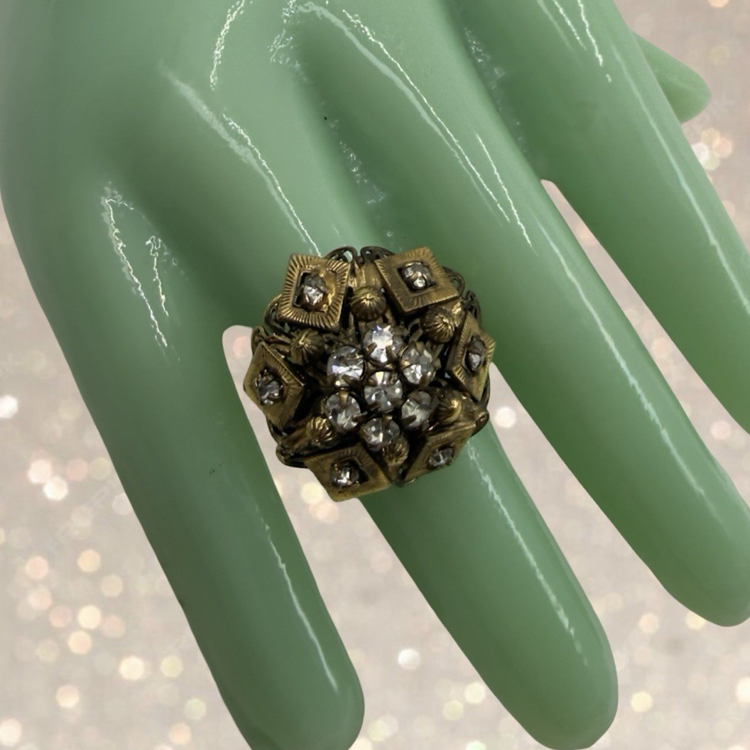 VINTAGE 1940 COCKTAIL RING Miriam Haskell UNSIGNED Filigree CZECH GLASS Gold 6.5