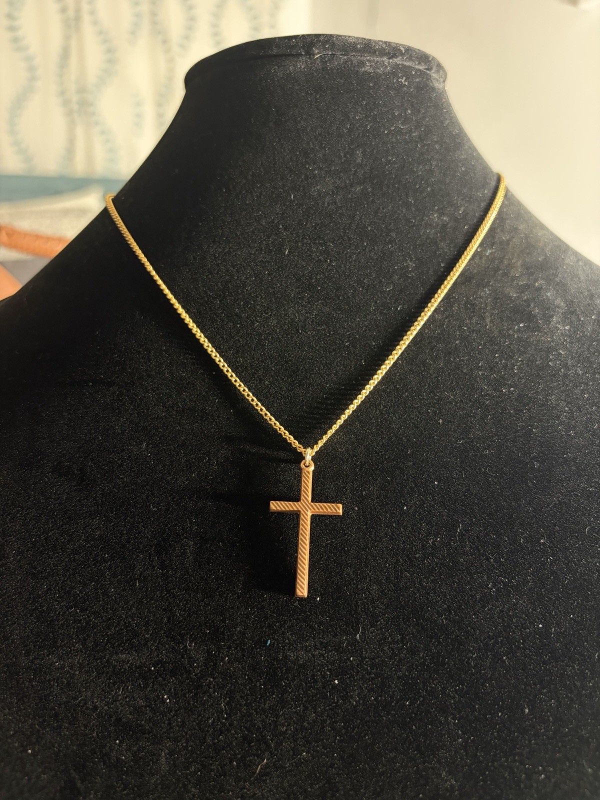 Gold Tone Textured Cross Charm Pendant Necklace Curb Chain Lobster 18in