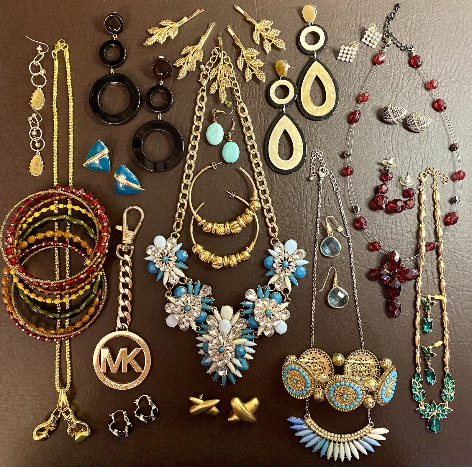 VTG – Modern Jewelry Bracelet Necklace Earring Hair Pin Rhinestone Lot