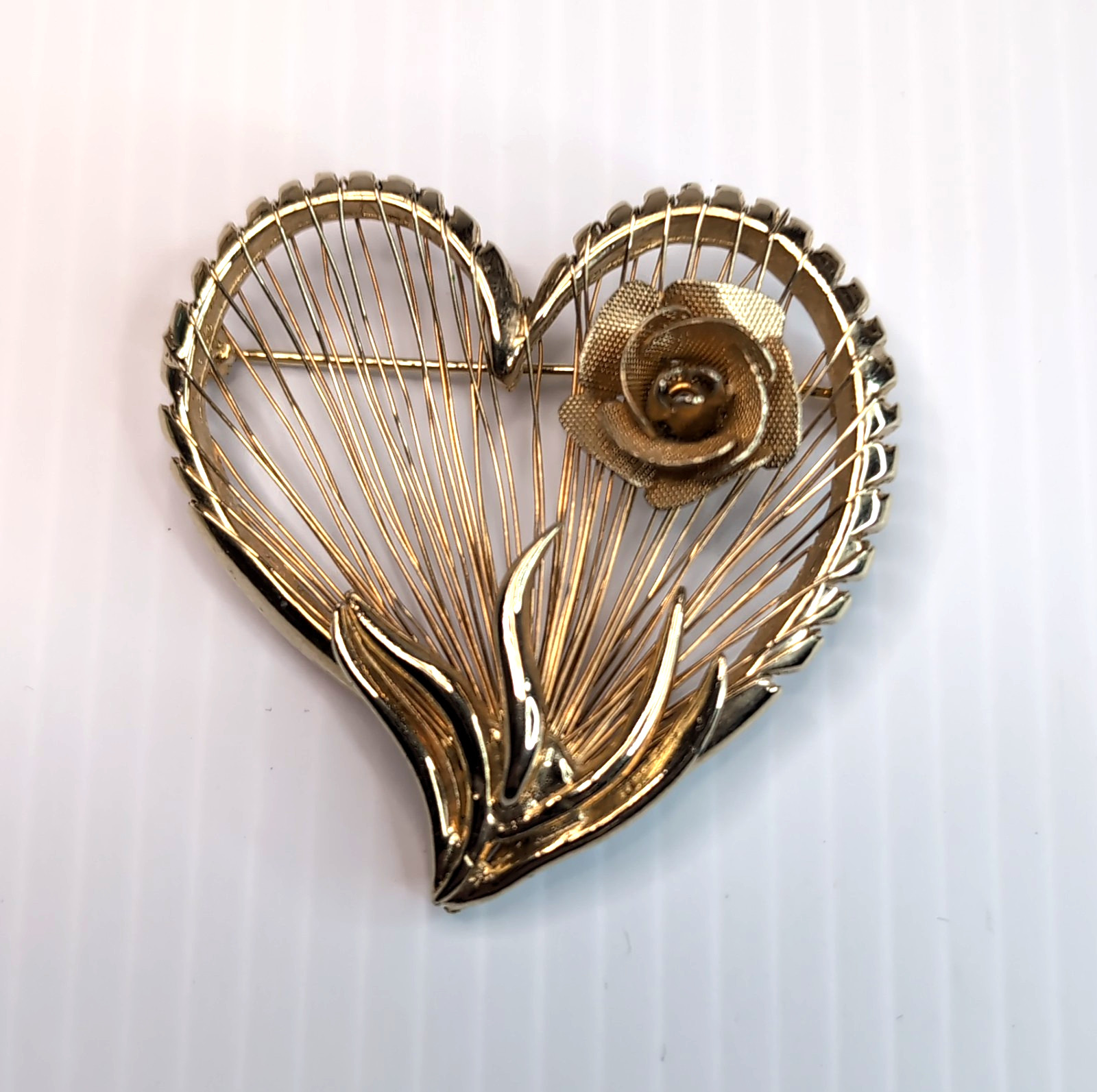 Vintage Signed Brooks Gold Tone Heart Rose Harp Strings Brooch Pin Alloy Metal