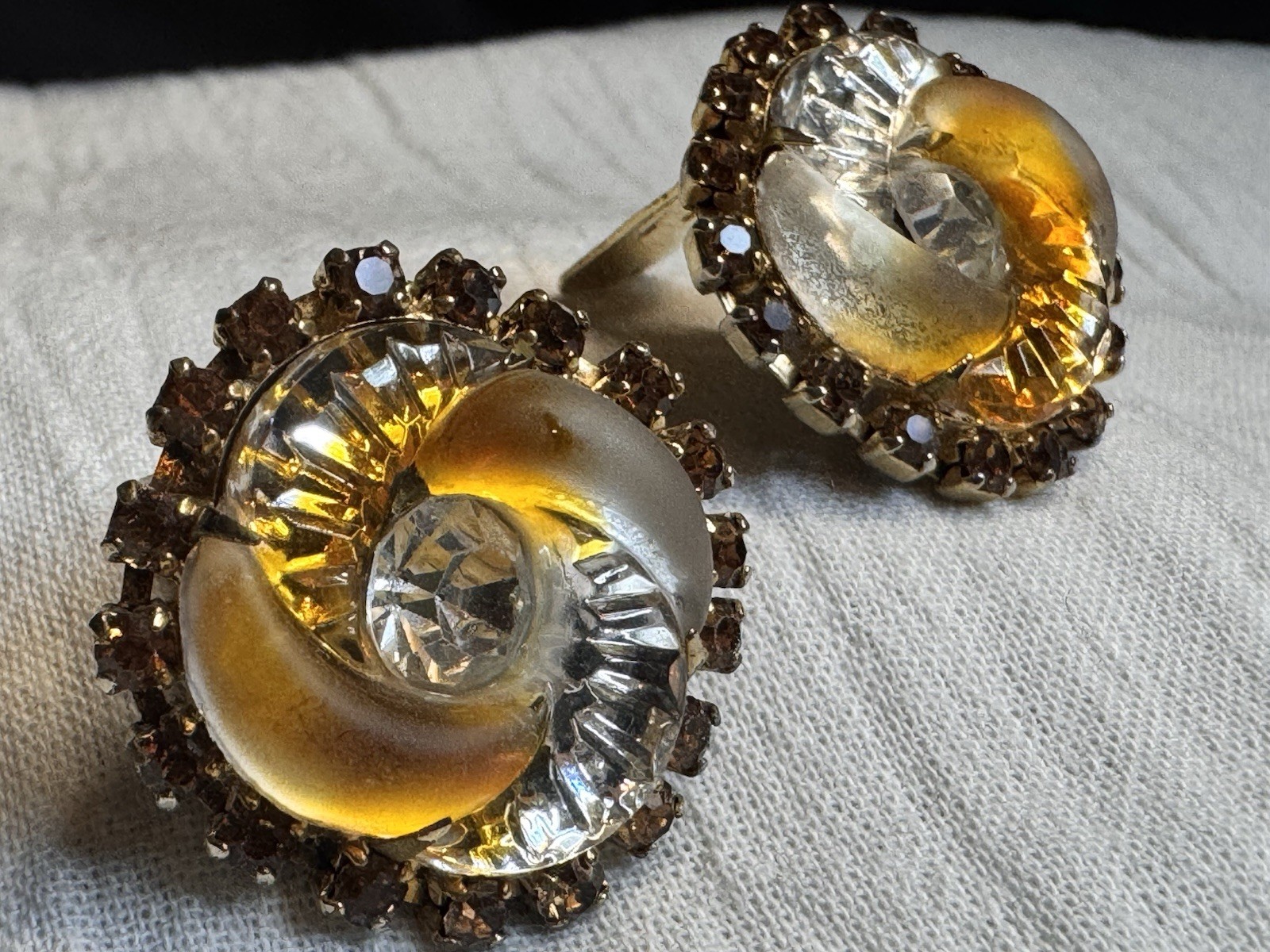 Vintage Edlee Moulded Glass Amber Coloured Clip On Earrings