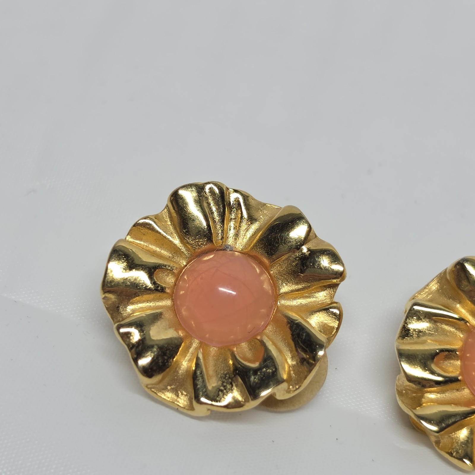 Vintage Givenchy Gold Tone Coral Lucite Flower Clip On Earrings Statement Preppy