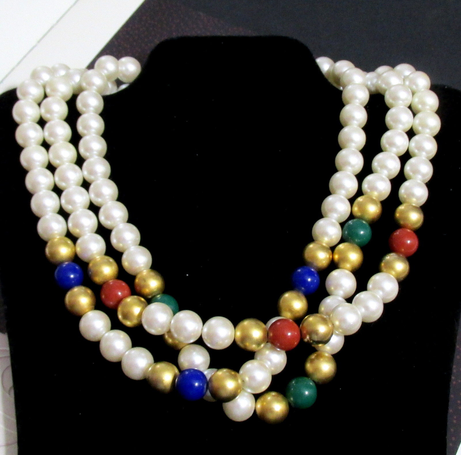 VTG RUNWAY BOOK PIECE NAPIER 3 STRAND FAUX PEARL/BEAD NECKLACE GP “Scarborough”