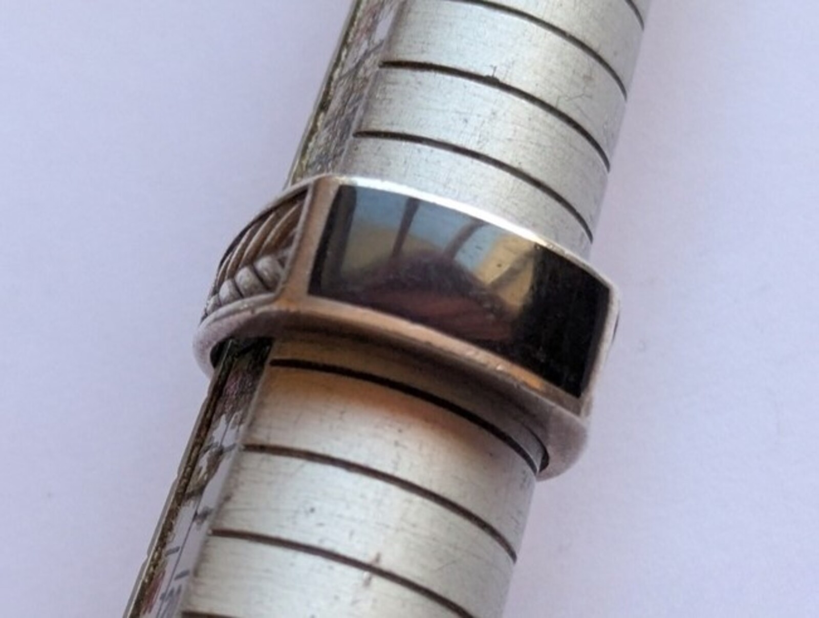 Vintage men’s ring sterling silver 925 Size 8.5 Weight 6 g. Black Onyx.