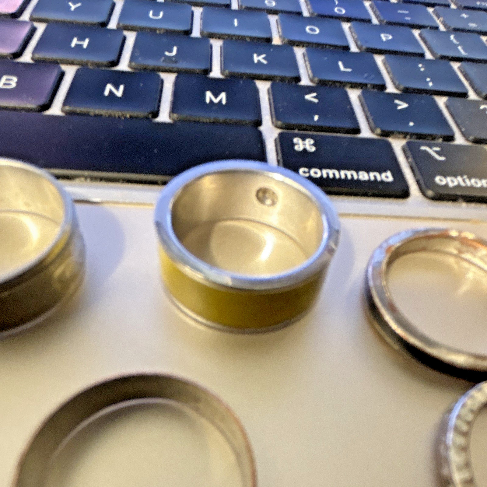 Mixed Lot Stainless Steel Rings Silver Yellow Green – 7 Pieces Unisex Adults
